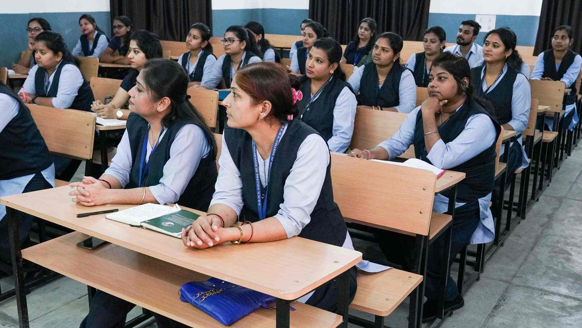 RAJEEV GANDHI MAHAVIDYALAYA,MANDRA,JAKHANIAN, GHAZIPUR (U.P.)